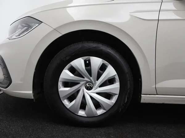 Volkswagen Polo (2024) — foto 8 van 23