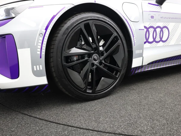 AUDI RS e-tron GT (2025) — foto 4 van 27