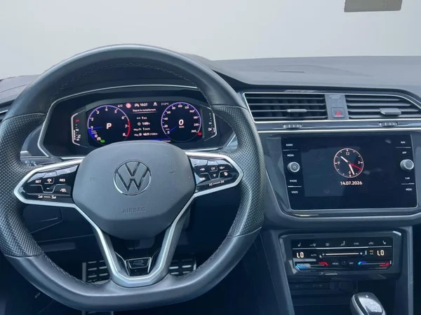 VOLKSWAGEN Tiguan (2022) — foto 2 van 29