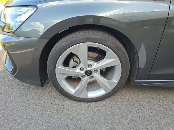AUDI A3 Sportback (2025) — foto 16 van 24
