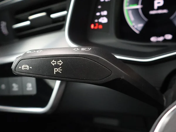 AUDI A6 SW PHEV (2020) — foto 9 van 32