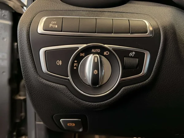 Mercedes-Benz C-Klasse (2020) — foto 17 van 24