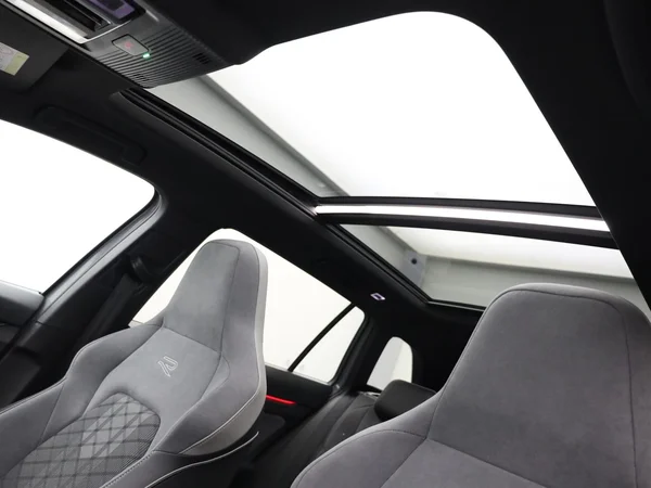 VOLKSWAGEN Golf VIII SW (2024) — foto 15 van 22