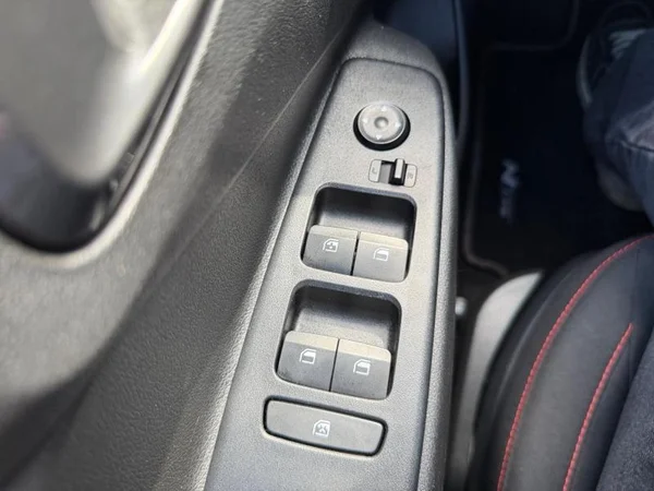HYUNDAI i10 (2022) — foto 19 van 31