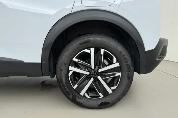 Peugeot 2008 (2025) — foto 14 van 17