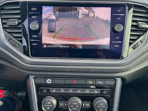 VOLKSWAGEN T-Roc Cabriolet (2021) — foto 2 van 17