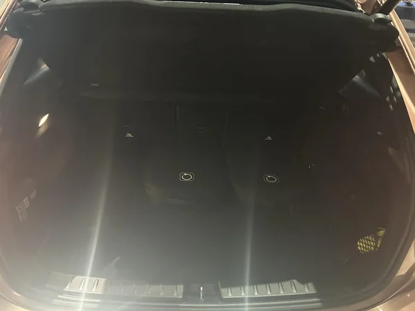 Mercedes-Benz GLA (2023) — foto 6 van 18