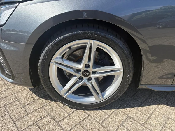 AUDI A4 Avant Dsl (2024) — foto 15 van 23
