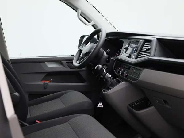 Volkswagen Transporter (2023) — foto 26 van 38