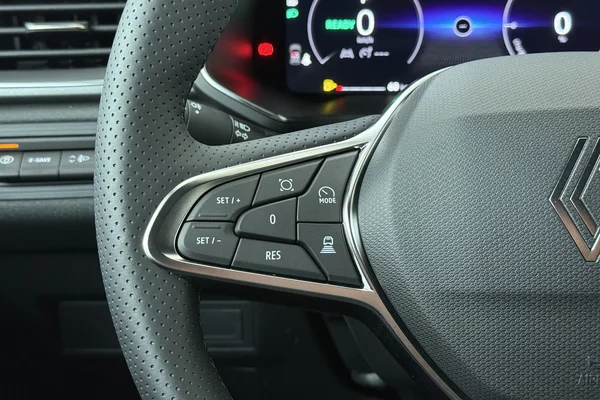 Renault Captur E-Tech (HEV) (2026) — foto 5 van 16