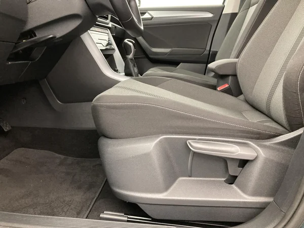 VOLKSWAGEN T-Roc (2024) — foto 14 van 36