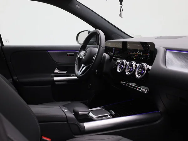 Mercedes-Benz EQA (2024) — foto 29 van 43