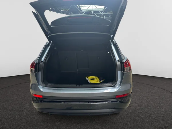 AUDI Q4 e-tron (2025) — foto 2 van 16