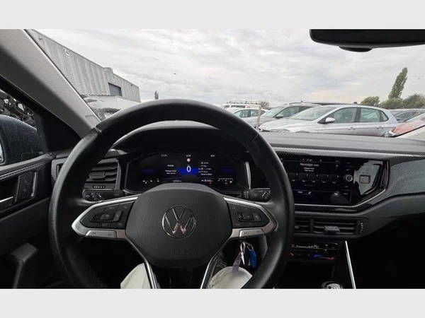 VOLKSWAGEN Polo (2023) — foto 16 van 24