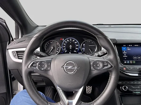 Opel Astra (2020) — foto 2 van 20