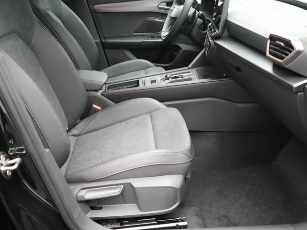 CUPRA Leon e-Hybrid (PHEV) (2025) — foto 4 van 10