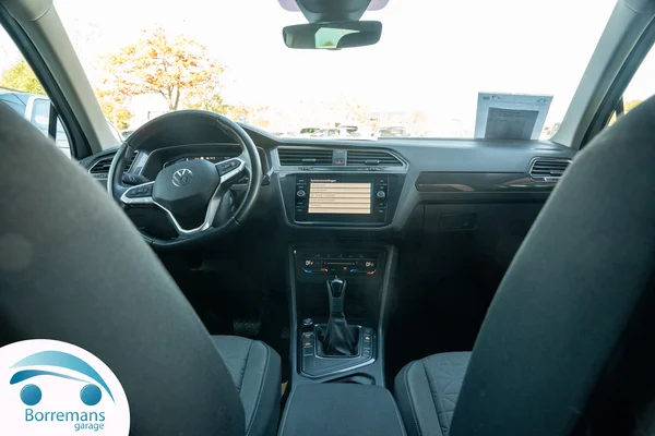 Volkswagen Tiguan (2023) — foto 13 van 43