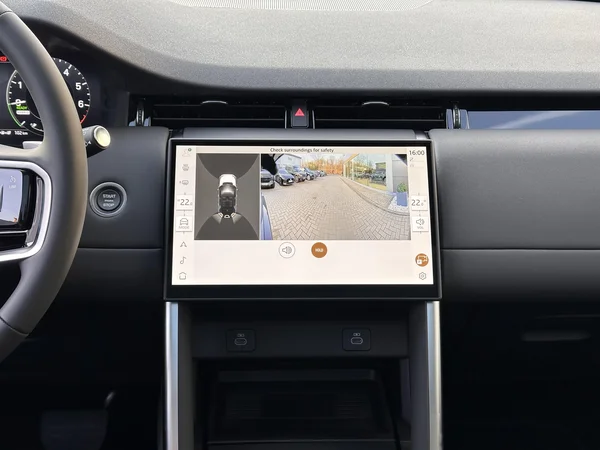 Land Rover Discovery Sport (2026) — foto 10 van 32