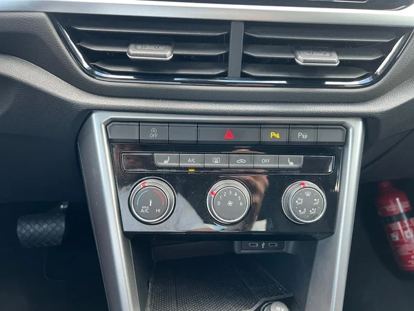 VOLKSWAGEN T-Roc (2022) — foto 9 van 24