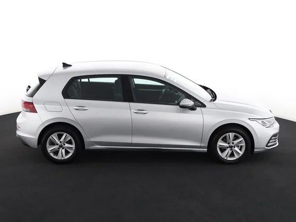 VOLKSWAGEN Golf (2024) — foto 23 van 27