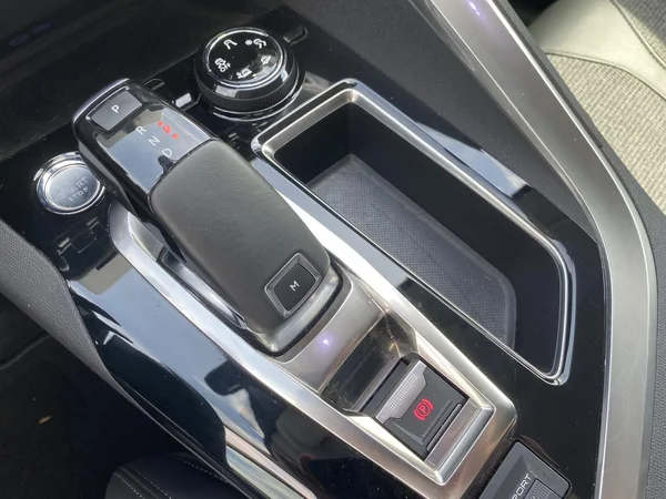 Peugeot 3008 (2019) — foto 10 van 22