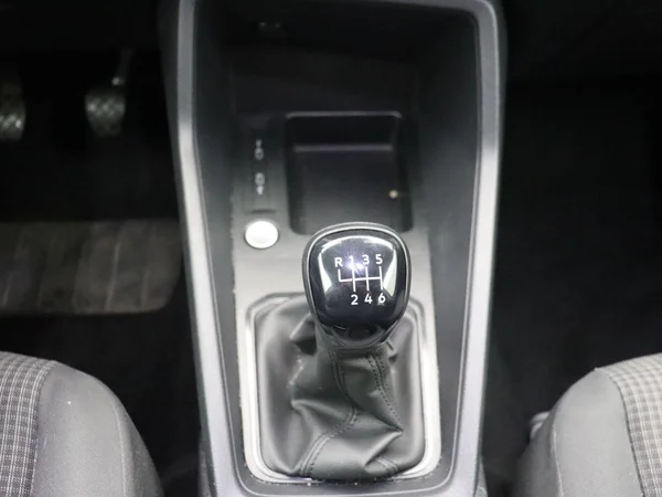 Volkswagen Caddy (2023) — foto 8 van 25