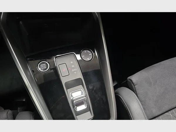 Audi A3 Sportback (2023) — foto 9 van 30