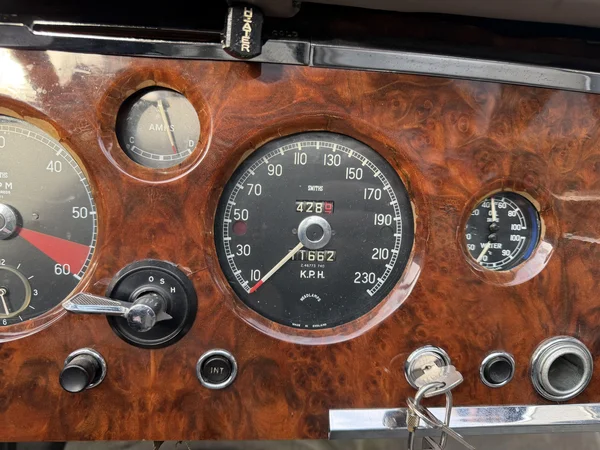 Jaguar XK (1960) — foto 5 van 21