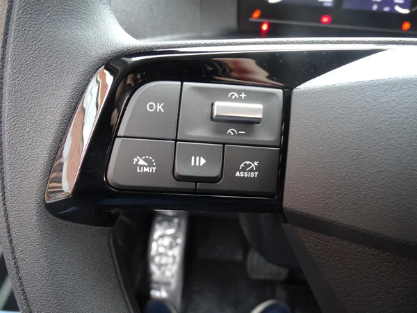 Opel Vivaro (2024) — foto 16 van 33
