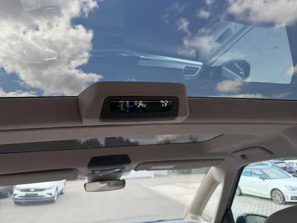 VOLKSWAGEN Multivan T7 Dsl (2023) — foto 10 van 23