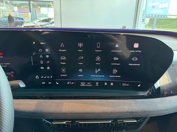 AUDI Q6 Sportback e-tron (2026) — foto 23 van 23