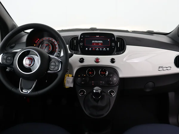 FIAT 500C (2022) — foto 26 van 26