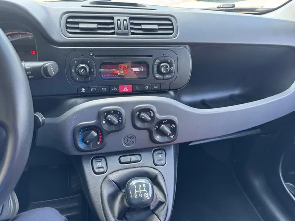 FIAT Panda (2015) — foto 10 van 24