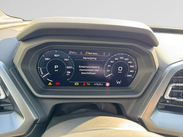 AUDI Q4 Sportback e-tron (2025) — foto 19 van 21
