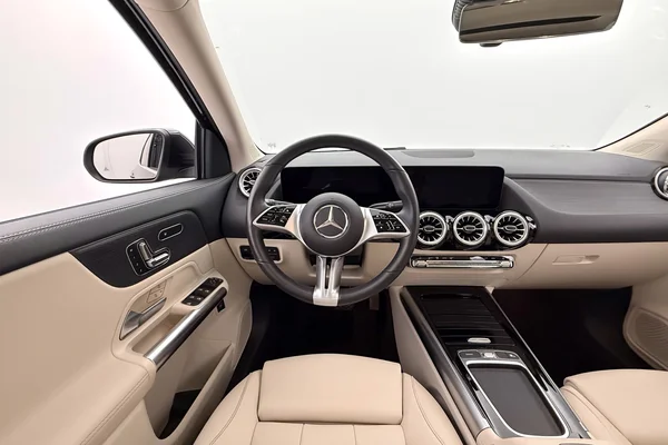 Mercedes-Benz GLA (H247) (2023) — foto 5 van 38