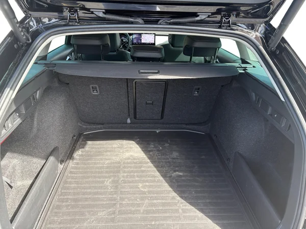 SKODA Octavia Combi (2024) — foto 9 van 22