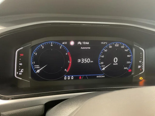 VOLKSWAGEN T-Roc (2022) — foto 6 van 22