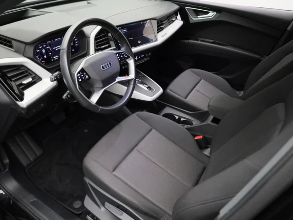 Audi Q4 Sportback e-tron (2023) — foto 10 van 52