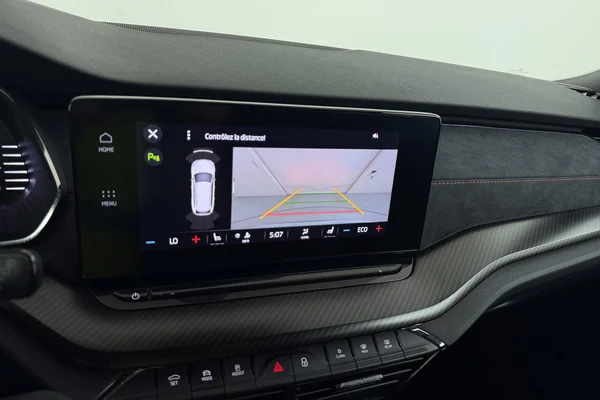 Skoda Octavia SW RS PHEV (2021) — foto 6 van 28