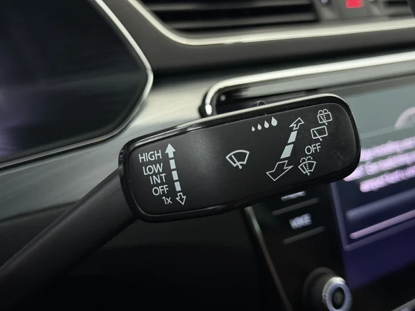 SKODA Superb (2022) — foto 15 van 31