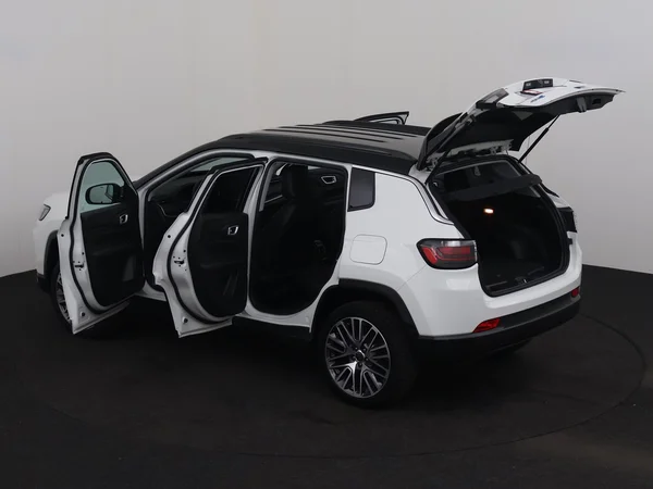 JEEP Compass (2023) — foto 29 van 30