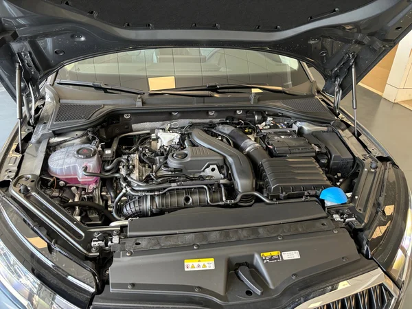 SKODA Octavia Combi (2025) — foto 8 van 24