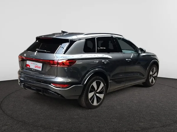 AUDI Q6 e-tron (2024) — foto 9 van 16