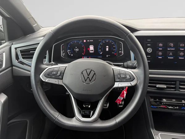 VOLKSWAGEN Polo (2023) — foto 6 van 21