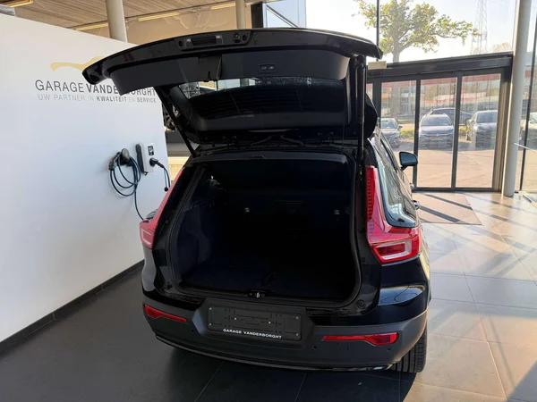 Volvo XC40 (2025) — foto 15 van 18