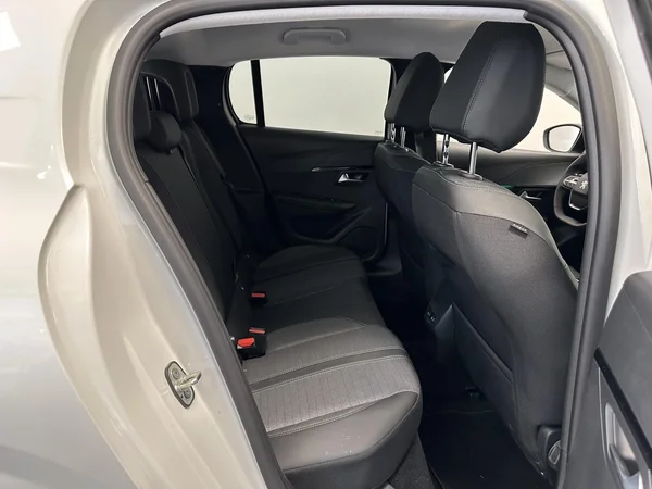 Peugeot 208 (2023) — foto 12 van 13