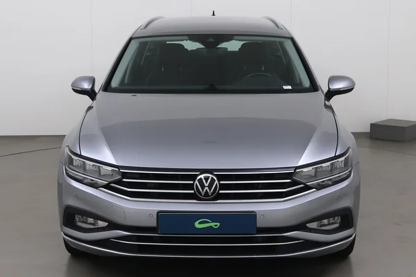 Volkswagen Passat SW (2023) — foto 12 van 23