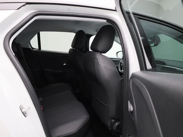 Opel Corsa-e (2023) — foto 29 van 40