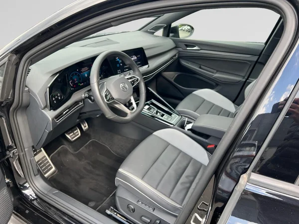 VOLKSWAGEN Golf VIII GTD (2024) — foto 2 van 24