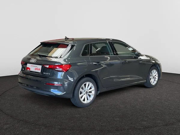 AUDI A3 Sportback (2024) — foto 18 van 22
